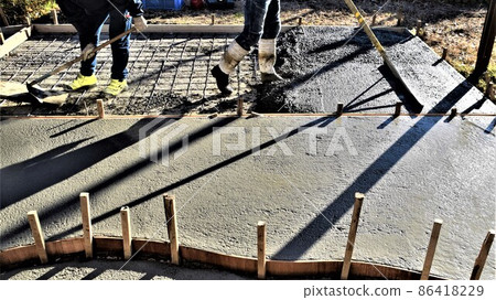 Exterior work flow (5) Ready-mixed concrete injection, trowel work, material background 86418229