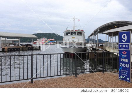 Toba Marine Terminal bound for Sugashima No. 8 Toba Maru and Flower Mermaid during sightseeing 86419002