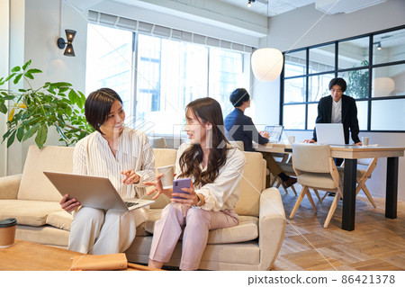 商務人士咖啡廳聯合辦公共享辦公室免費地址辦公室 86421378