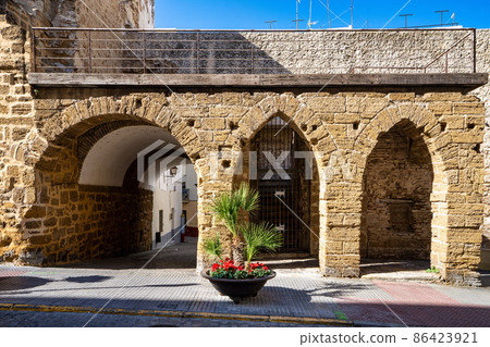 Arco de los Blanco is an archway of the Castillo de la Villa in Cadiz, Spain Arco de los Blanco is an archway of the Castillo de la Villa in Cadiz, Spain 86423921