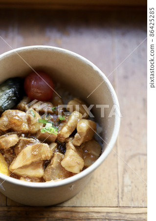 Takeaway Lu Rou Fan in a disposable container Takeaway Lu Rou Fan in a disposable container 86425285