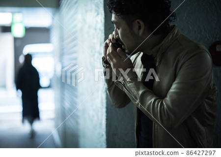 後巷留鬍子的人 86427297