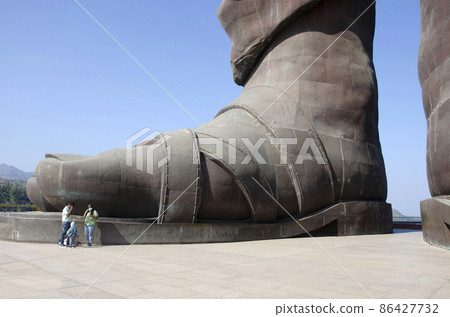 Closeup of foot of Statue of Unity of Vallabhbhai Patel. World's tallest statue at 182 meters (597 feet) height. Kevadiya colony, Gujarat, India Closeup of foot of Statue of Unity of Vallabhbhai Patel. World's tallest statue at 182 meters (597 feet) height. Kevadiya colony, Gujarat, India 86427732