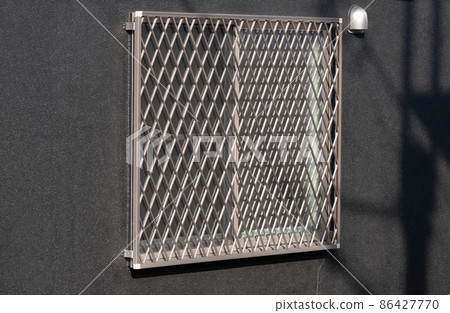 Security surface lattice window housing 86427770
