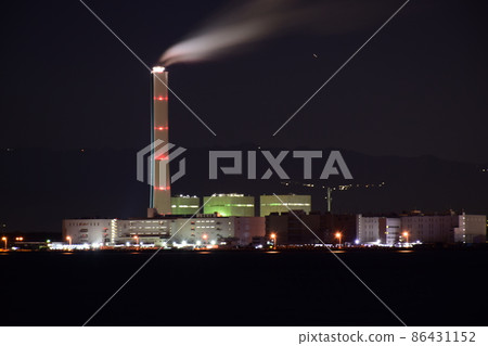 從堺市堺市看到的關西電力南港發電站夜景 從堺市堺市看到的關西電力南港發電站夜景 86431152