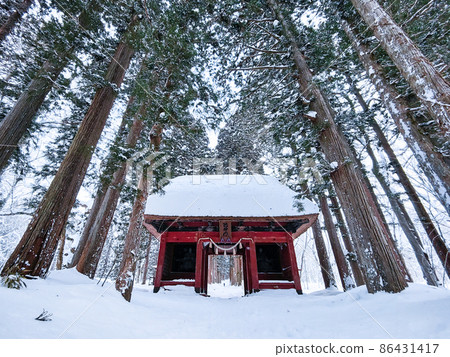 Togakushi Shrine Okusha: Zuijinmon Togakushi Shrine Okusha: Zuijinmon 86431417