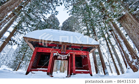 Togakushi Shrine Okusha: Zuijinmon 86431510