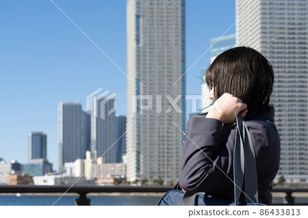 都市風景和高中女生 都市風景和高中女生 86433813