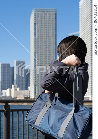 都市風景和高中女生 都市風景和高中女生 86433814