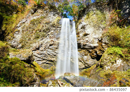 Unryu no Taki in late autumn with a rainbow 9 Wakasa-cho, Yazu-gun, Tottori Prefecture 86435097