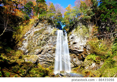 Unryu no Taki in late autumn with a rainbow 10 Wakasa-cho, Yazu-gun, Tottori Prefecture 86435098