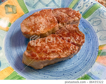 Aussie beef fillet steak meat 86435322