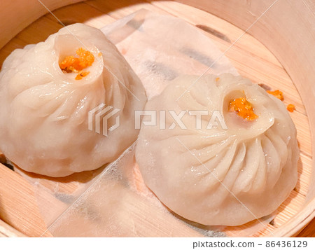Xiaolongbao with crab meat Xiaolongbao with crab meat 86436129