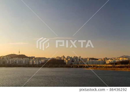 View of Seoul from Seongsu Bridge at sunset View of Seoul from Seongsu Bridge at sunset 86436292