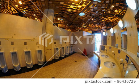 Toilet in Sanuki Manno Park, Kagawa Prefecture [Manno Town, Nakatado District, Kagawa Prefecture] 86436729
