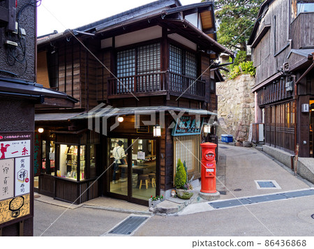 有馬溫泉街景(黃昏的湯本坂) 有馬溫泉街景(黃昏的湯本坂) 86436868