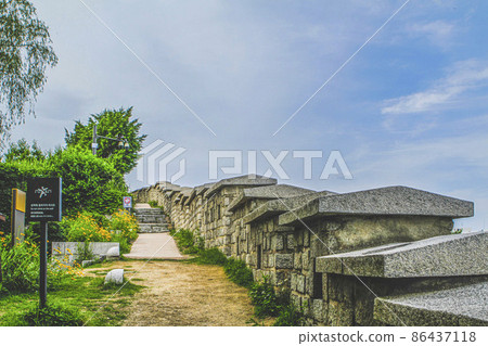 Naksan Park Hanyangdoseong Stairway 86437118