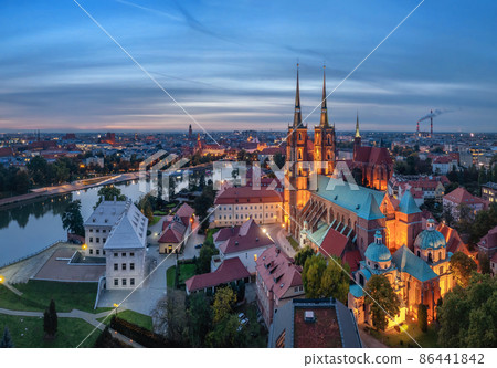 Aerial view of Wroclaw Cathedral 86441842