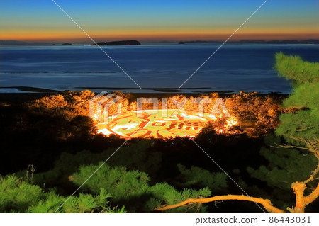 [Kagawa Prefecture] Illuminated Zengata sand painting (Kotohiki Park) 86443031