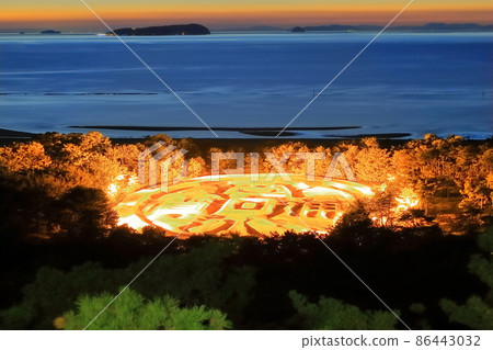 [Kagawa Prefecture] Illuminated Zengata sand painting (Kotohiki Park) 86443032