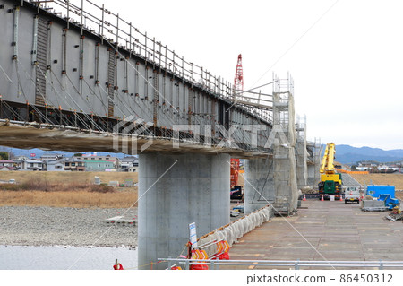 Construction of a bridge on the Eastern Expressway Construction of a bridge on the Eastern Expressway 86450312