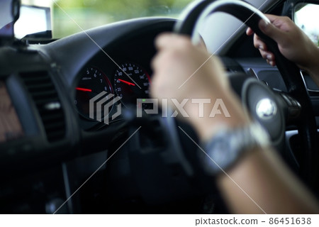 一個人開車 一個人開車 86451638