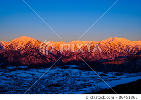 Rengedake, Akasawadake, Narusawadake, Iwakoyazawadake, Jiigatake (from winter, Takagariyama) dyed in Morgenroth Rengedake, Akasawadake, Narusawadake, Iwakoyazawadake, Jiigatake (from winter, Takagariyama) dyed in Morgenroth 86451863