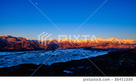 Northern Alps / Winter Dawn (from Takagariyama, Omachi City) Northern Alps / Winter Dawn (from Takagariyama, Omachi City) 86451889