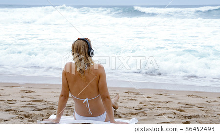 Summer vacation at the beach - typical view Summer vacation at the beach - typical view 86452493