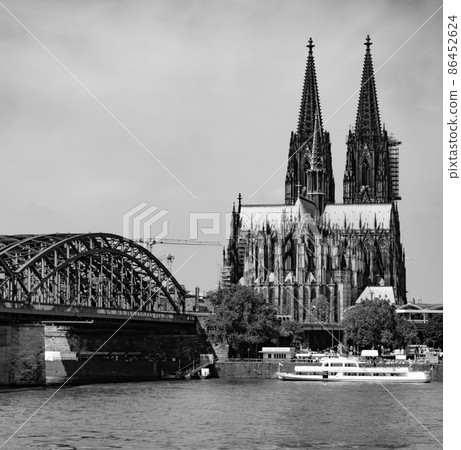 The famous Cathedral of Cologne in the city center 86452624