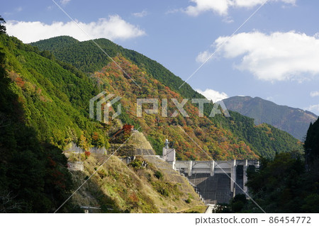 Kawakami Village Autumn Color 86454772