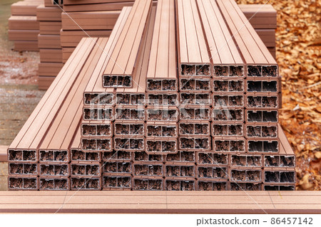 Cross section of fence cut for installation 86457142