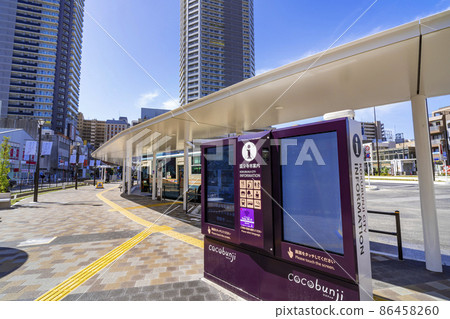 安裝在 JR 國分寺站北口巴士總站的引導用數字標牌 86458260