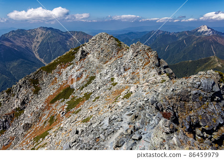 從南阿爾卑斯山看到的Sengogatake-dake和Kaikomagatake-dake·Kita-dake峰會 86459979