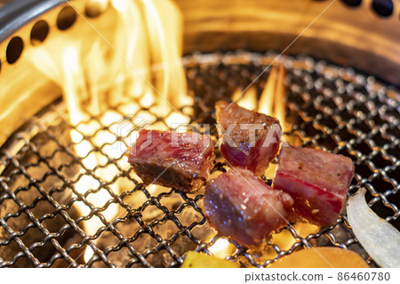 烤肉圖片 炭烤 BBQ 烤肉 網烤排骨 大理石牛肉 牛肉 熱量 86460780