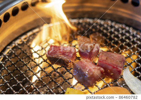 Grilled meat image Charcoal-grilled BBQ Grilled meat Net-grilled ribs Marbled beef Beef meat Calories 86460782