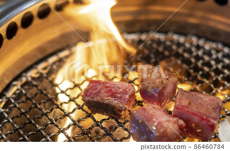 烤肉圖片 炭烤 BBQ 烤肉 網烤排骨 大理石牛肉 牛肉 熱量 86460784