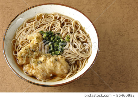 從鳥瞰圖拍攝的紫菜鹽飯蕎麥麵 86460982