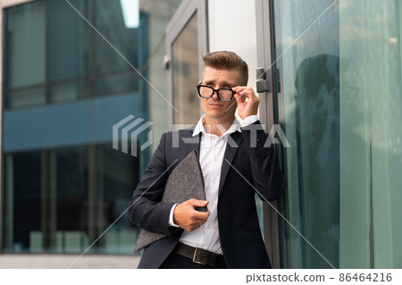 mature caucasian businessman outdoor mature caucasian businessman outdoor 86464216