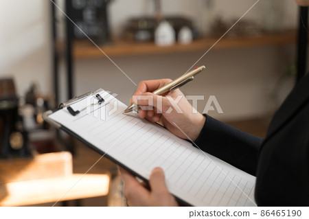 Antique pricing Organizing relics 86465190