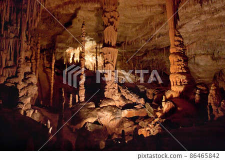 Incide the dragon caves on island Majorca, Spain. 86465842