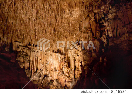 Incide the dragon caves on island Majorca, Spain. 86465843