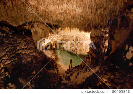 Incide the dragon caves with underground lake on island Majorca, Spain. 86465848