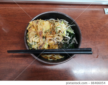 秋葉原站蕎麥麵“Every Nitta”天婦羅蕎麥麵 秋葉原站蕎麥麵“Every Nitta”天婦羅蕎麥麵 86466054