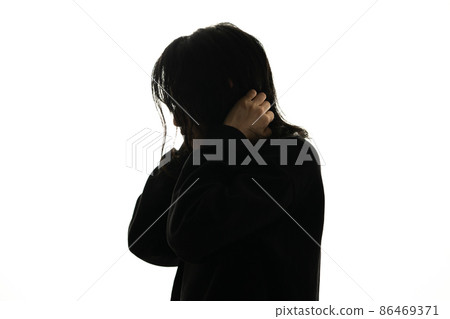 剪影女性擔心 86469371