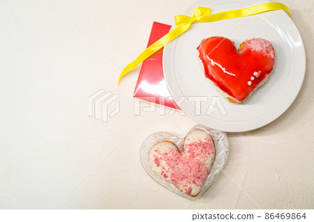 Heart donut Valentine's image material 86469864