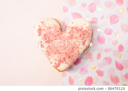 Heart donut Valentine's image material 86470128