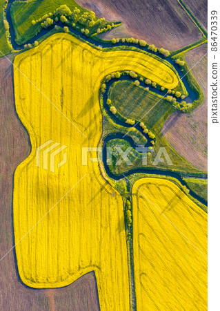 Beautiful farmland fields and a winding river aerial landscape 86470339
