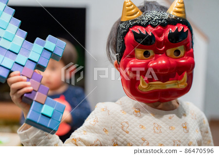 節分：播種豆子的孩子的形象 86470596