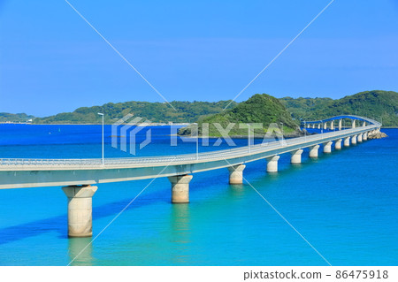 [山口縣]晴空下的角島橋 86475918